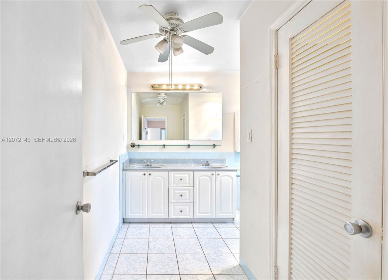 7102 NW 71st St, Tamarac, FL 33321 Photo