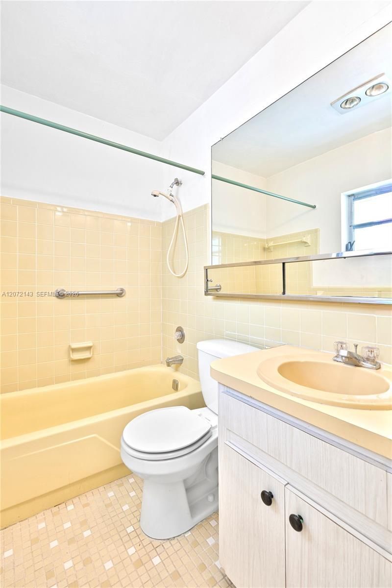 7102 NW 71st St, Tamarac, FL 33321 Photo