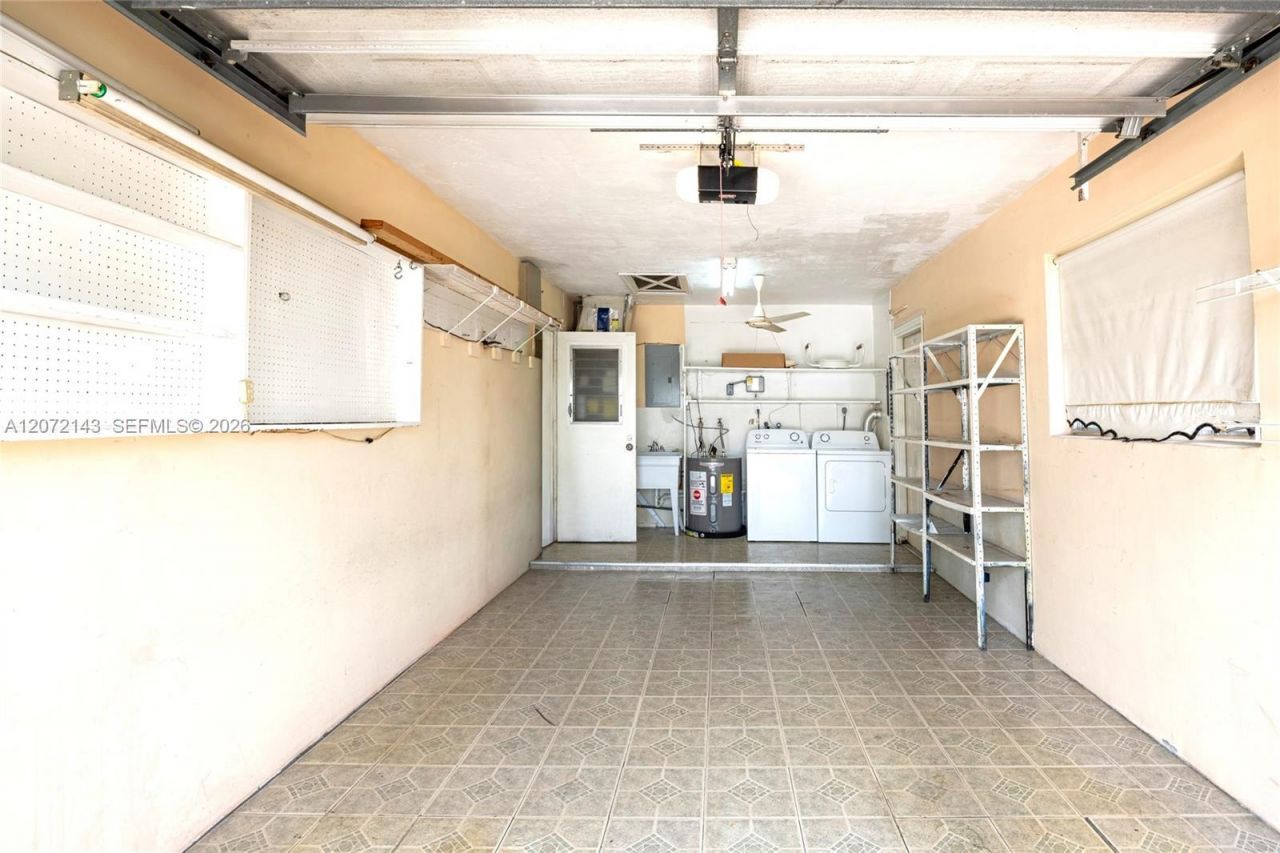 7102 NW 71st St, Tamarac, FL 33321 Photo