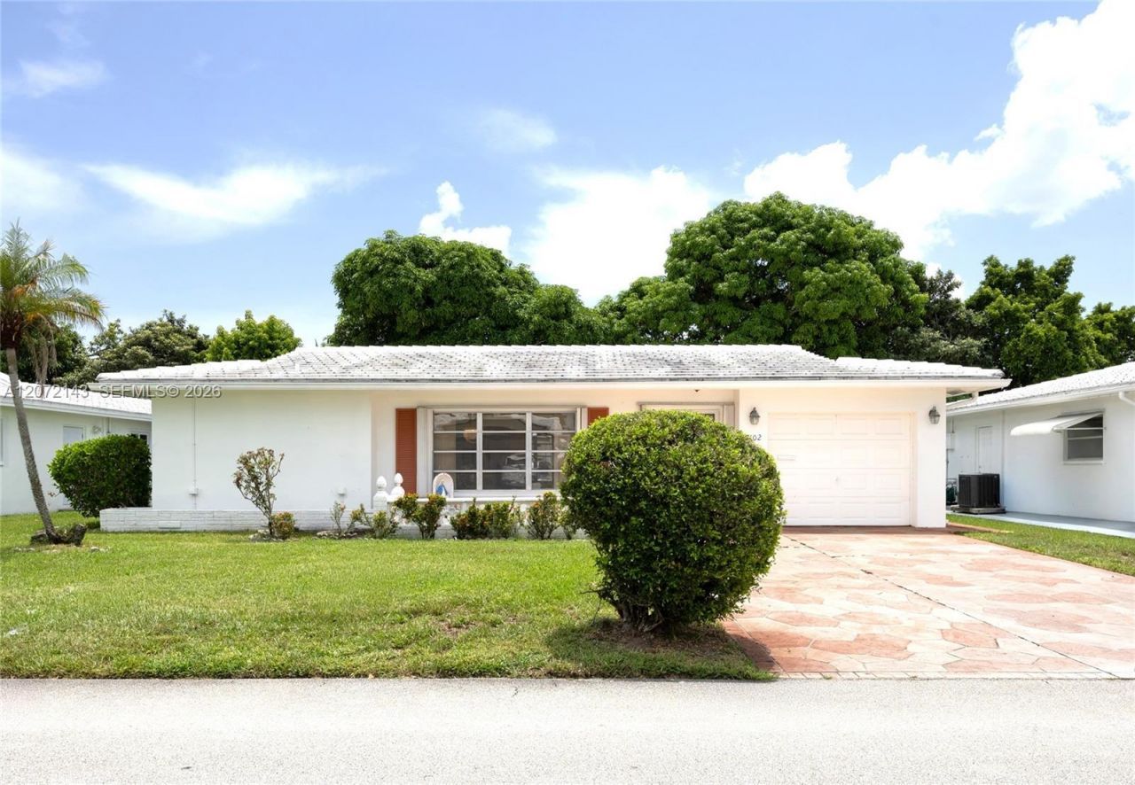 7102 NW 71st St, Tamarac, FL 33321 Photo