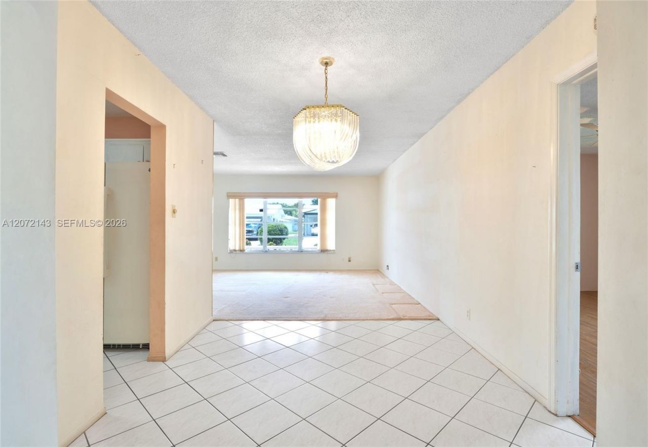 7102 NW 71st St, Tamarac, FL 33321 Photo