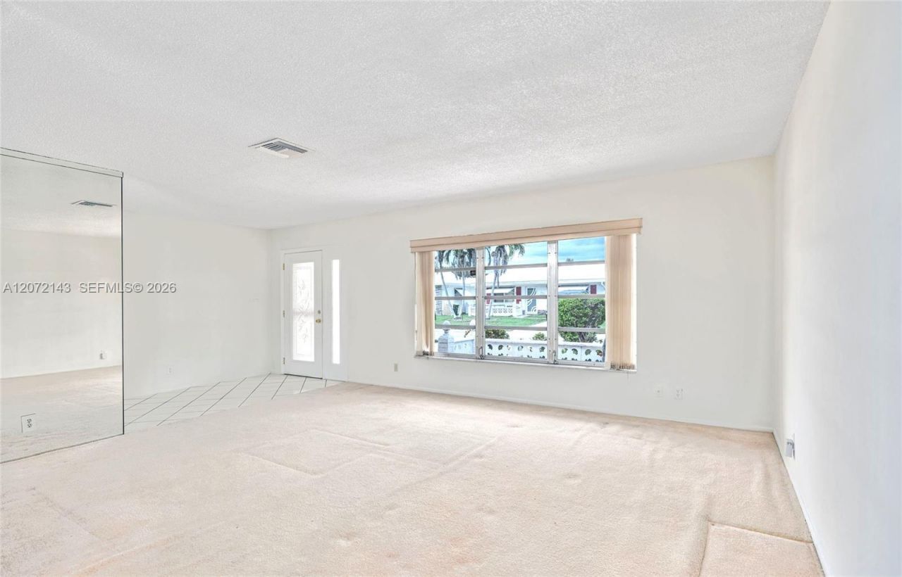 7102 NW 71st St, Tamarac, FL 33321 Photo