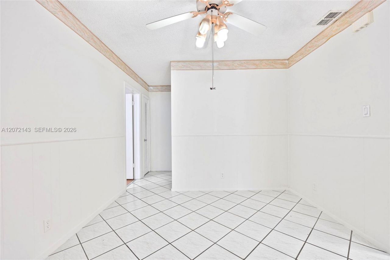7102 NW 71st St, Tamarac, FL 33321 Photo
