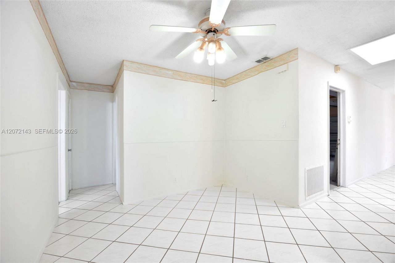 7102 NW 71st St, Tamarac, FL 33321 Photo