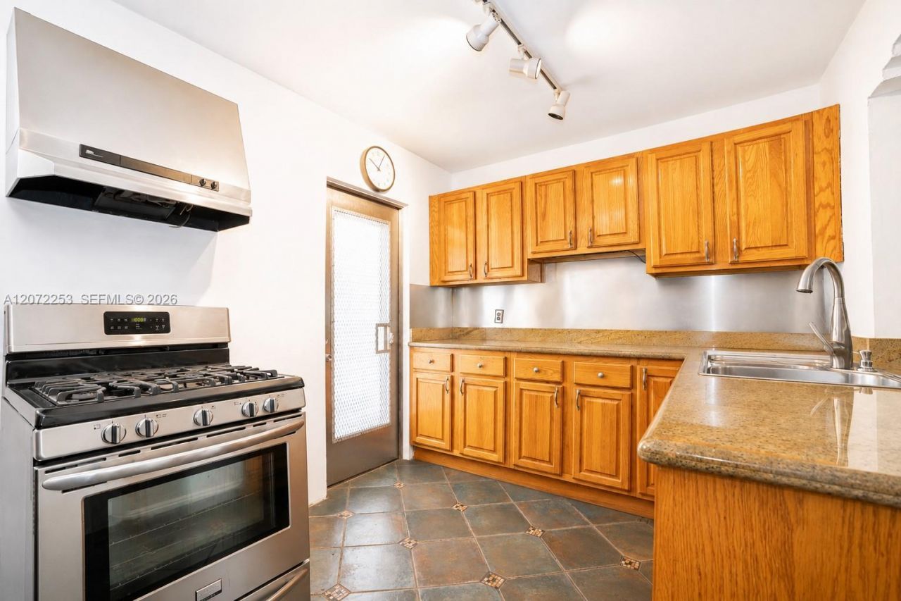 1145 Meridian Ave , Unit 9, Miami Beach, FL 33139 Photo