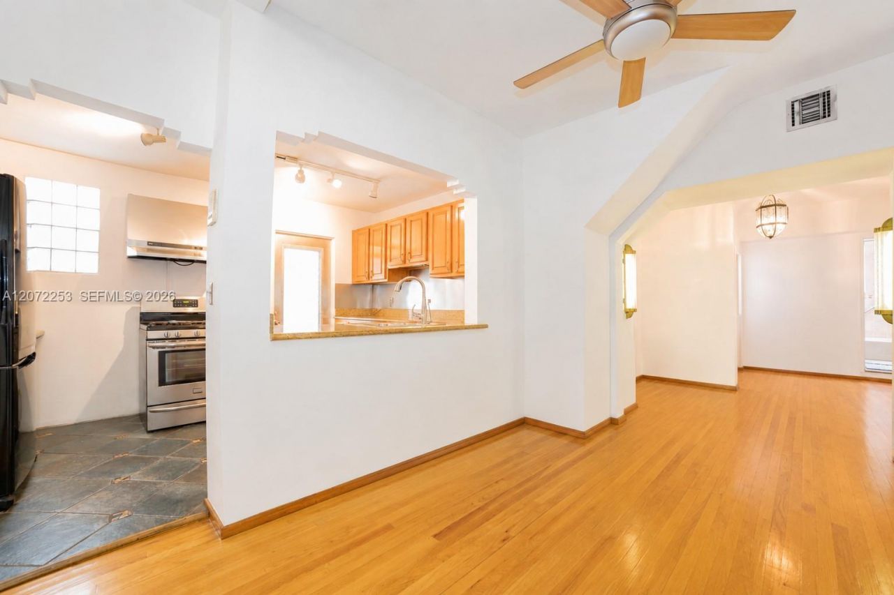 1145 Meridian Ave , Unit 9, Miami Beach, FL 33139 Photo