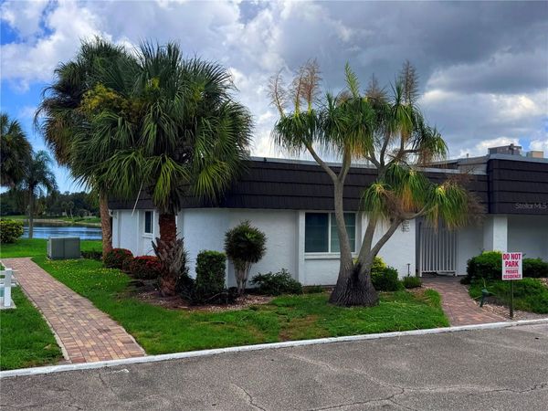 1213 GLEN OAKS DRIVE E, SARASOTA, FL 34232