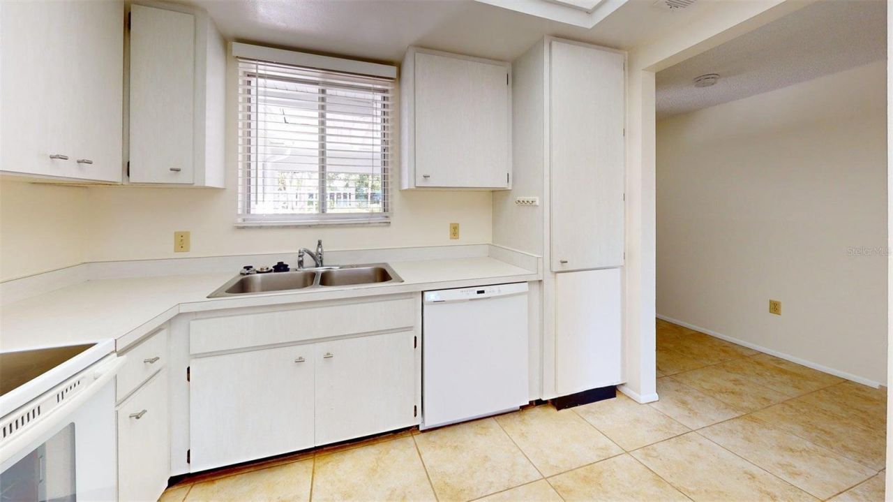 1213 Glen Oaks Drive E, Sarasota, FL 34232 Photo