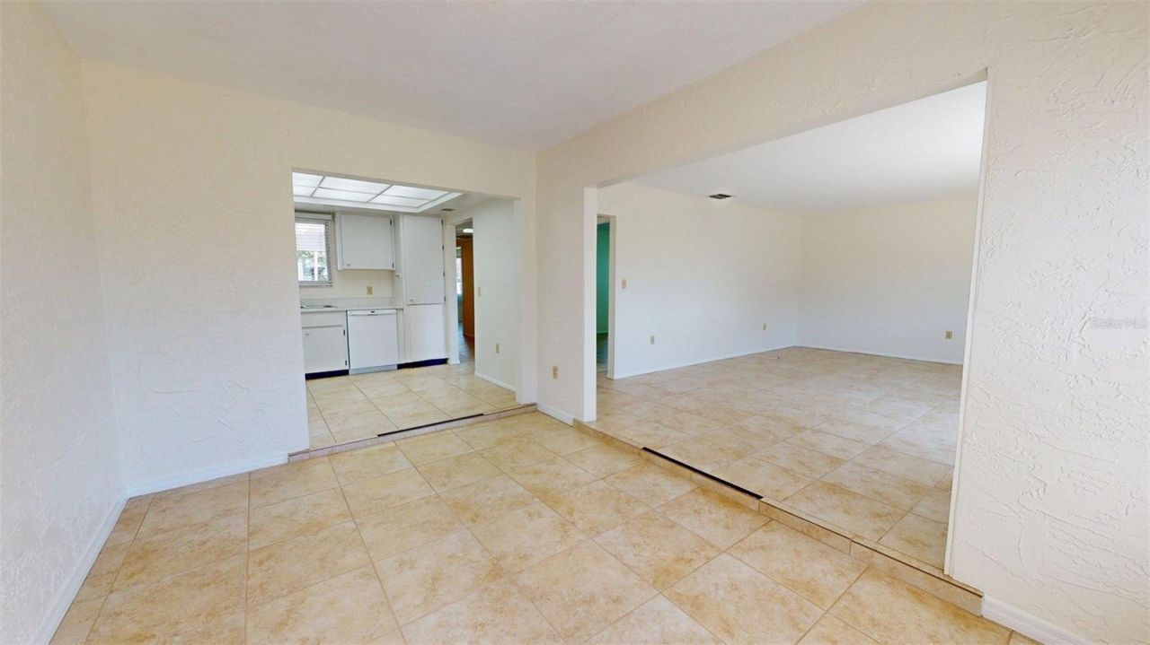 1213 Glen Oaks Drive E, Sarasota, FL 34232 Photo