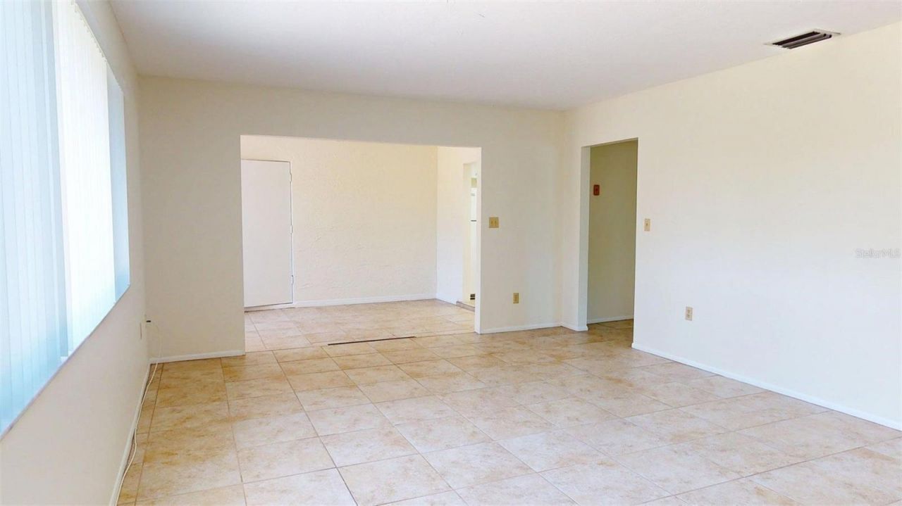 1213 Glen Oaks Drive E, Sarasota, FL 34232 Photo