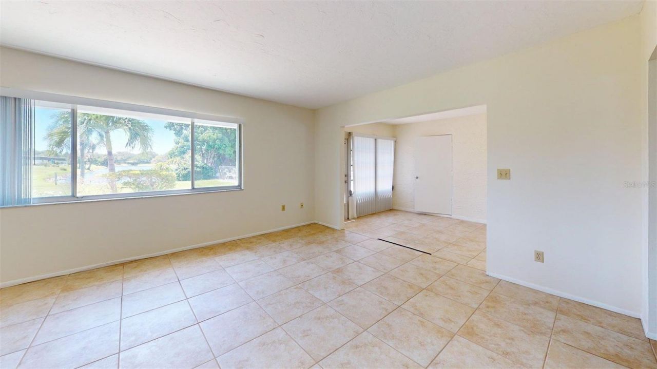 1213 Glen Oaks Drive E, Sarasota, FL 34232 Photo