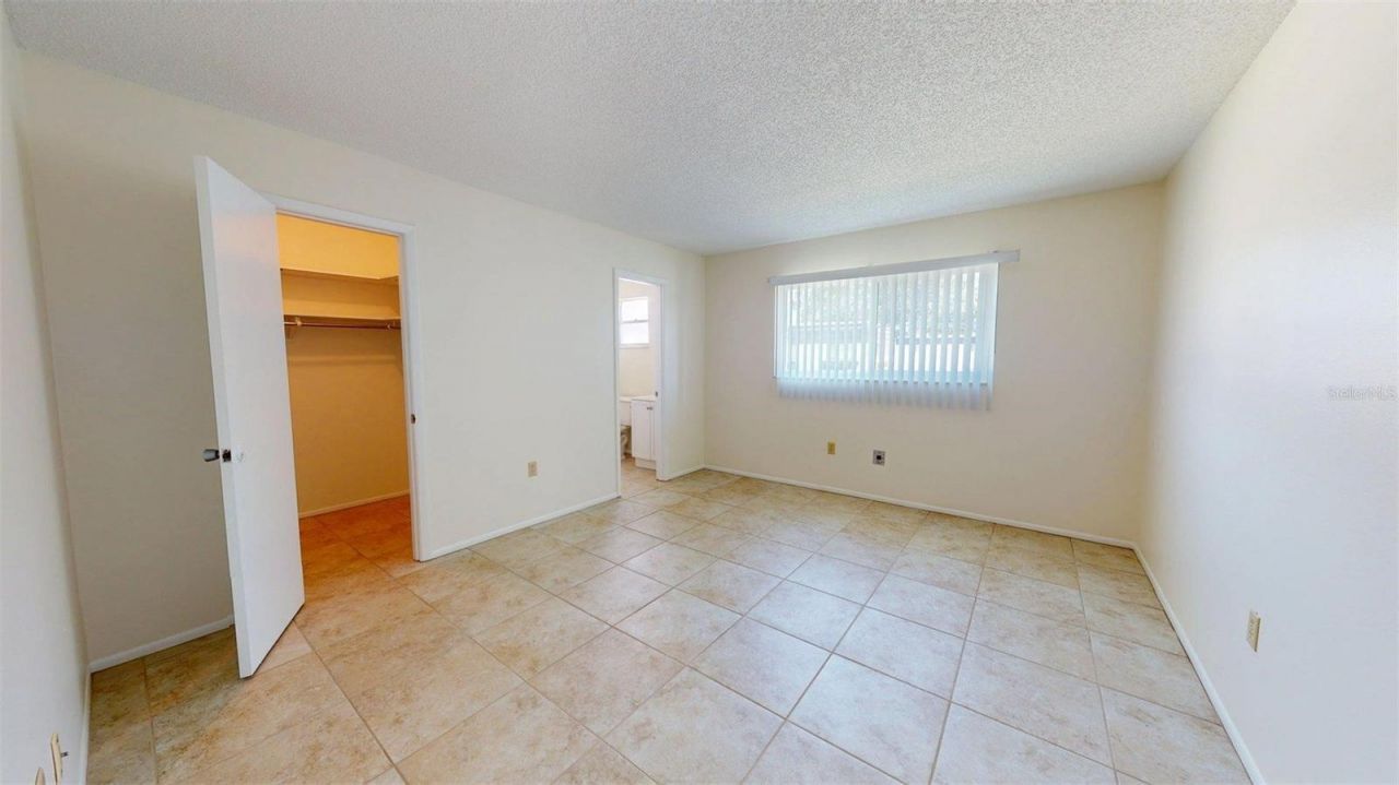 1213 Glen Oaks Drive E, Sarasota, FL 34232 Photo