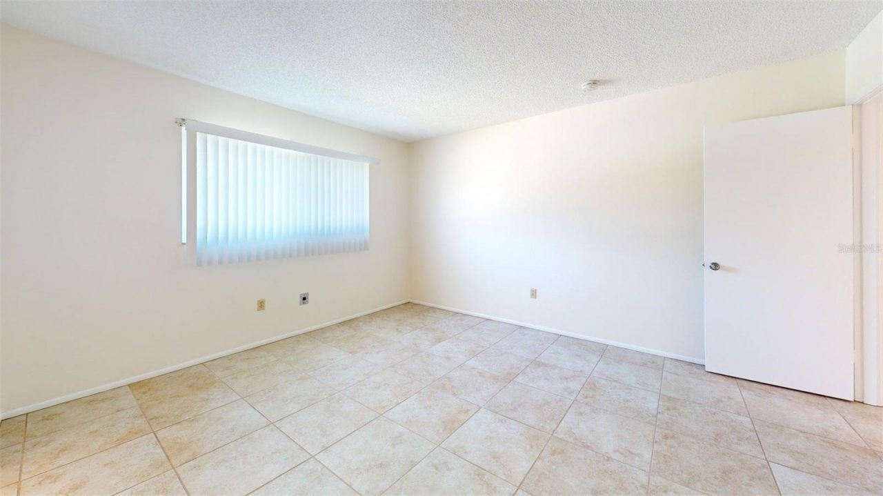 1213 Glen Oaks Drive E, Sarasota, FL 34232 Photo