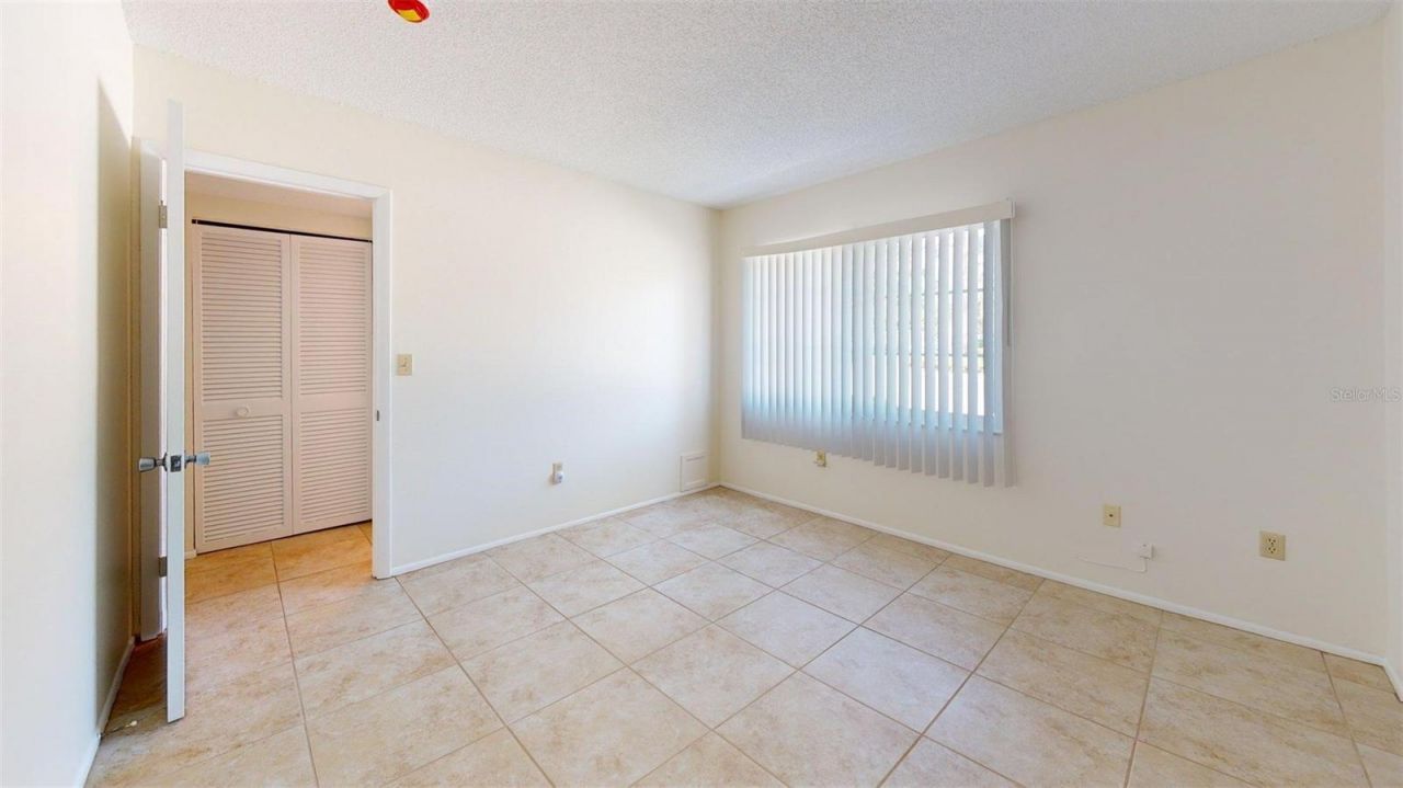 1213 Glen Oaks Drive E, Sarasota, FL 34232 Photo