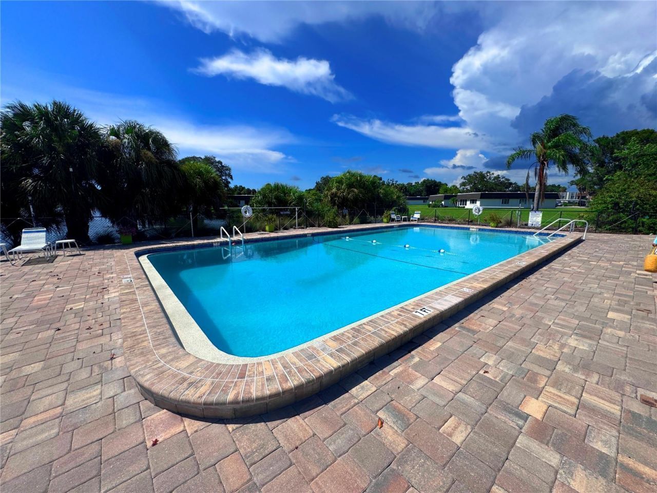 1213 Glen Oaks Drive E, Sarasota, FL 34232 Photo