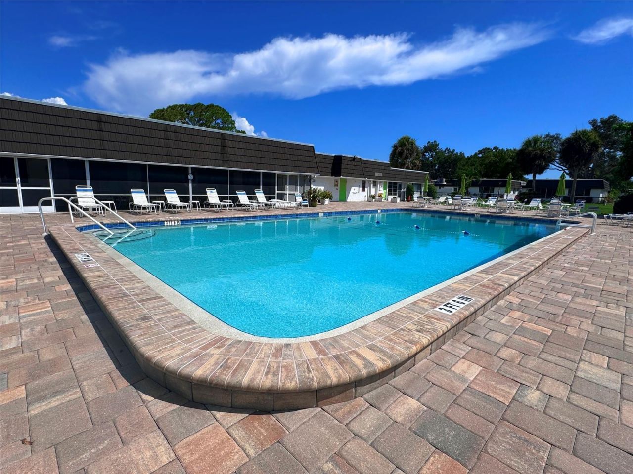1213 Glen Oaks Drive E, Sarasota, FL 34232 Photo