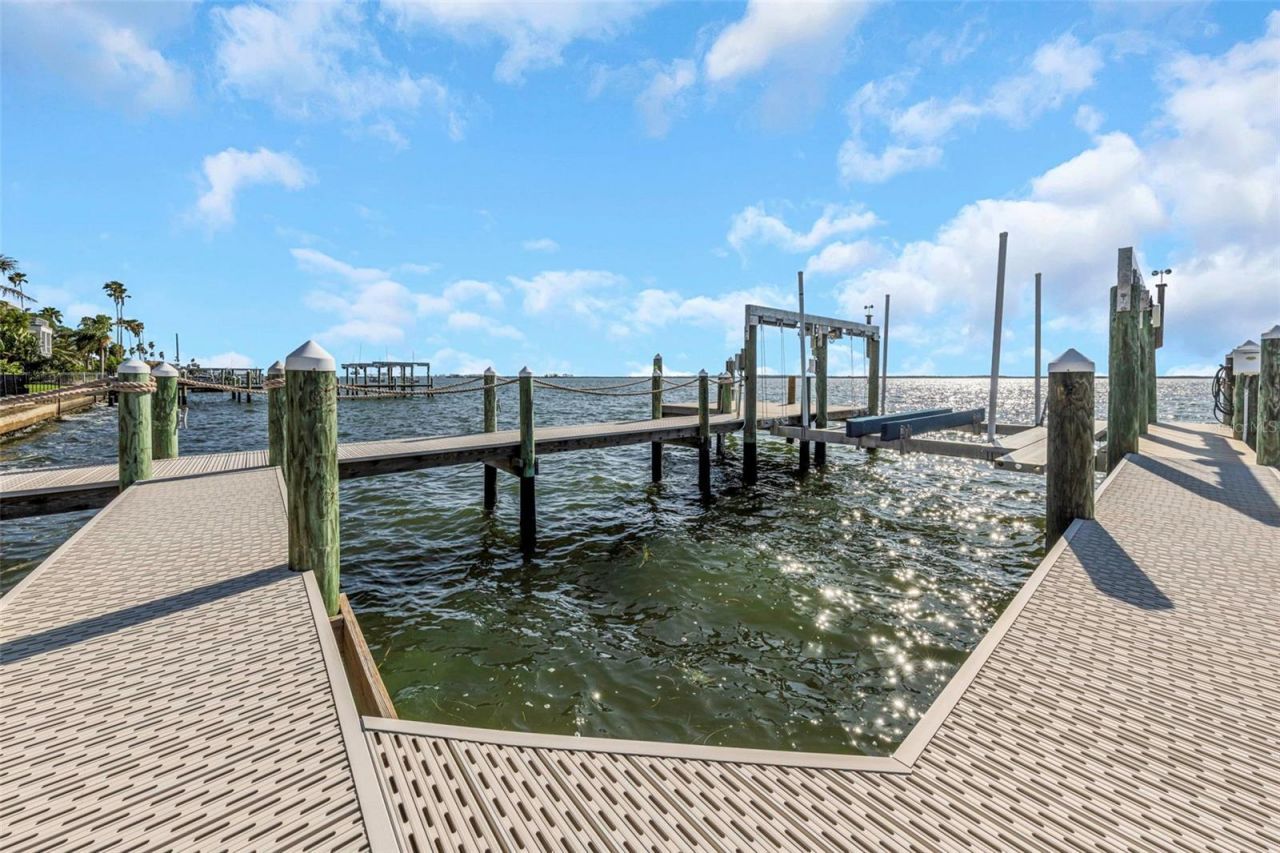 1744 Santa Barbara Drive, Dunedin, FL 34698 Photo