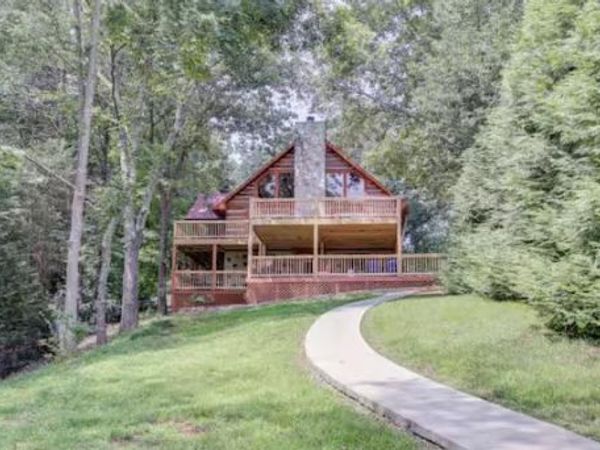 447 Lakeside Rd, Vonore, TN 37885