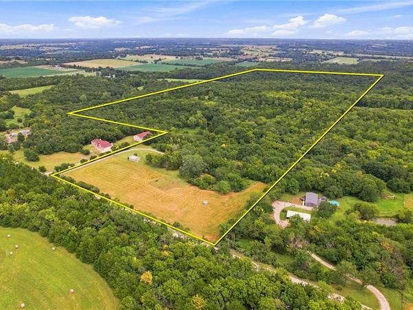 30405 Oak Grove Road, Paola, KS 66071