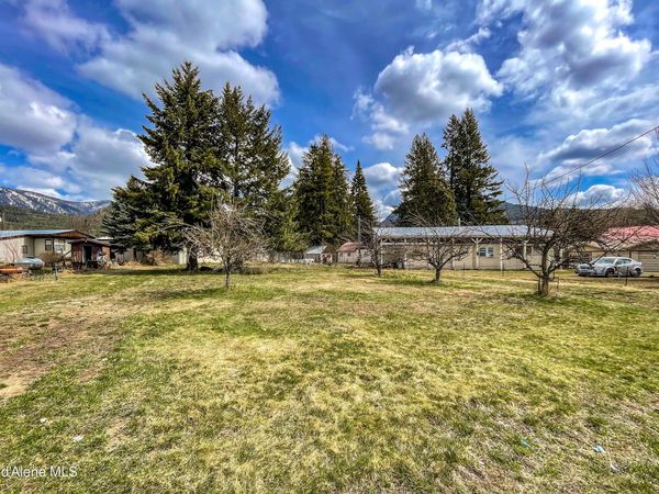 400 W 4th AVE , Clark Fork, ID 83811