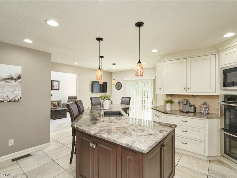 7950 Loriwood Circle NW, Massillon, OH 44646 Photo 8