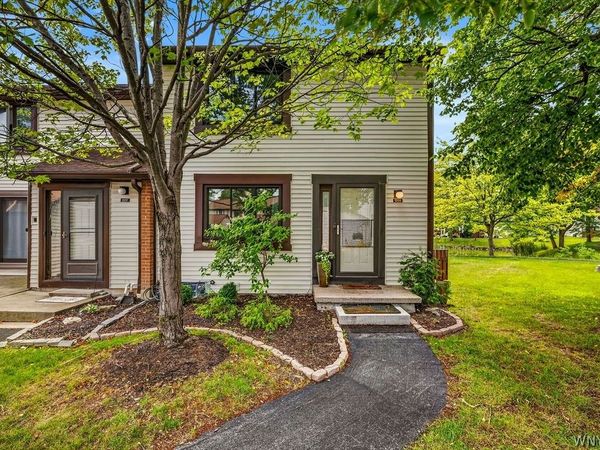 1208 Charlesgate Circle , East Amherst, NY 14051