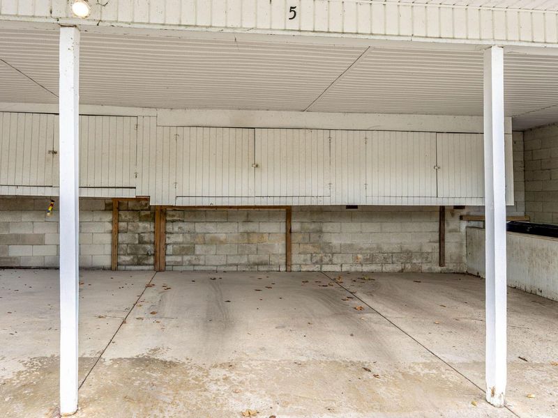 2828 Chateau Circle, Unit 84, Columbus, OH 43221 Photo 32