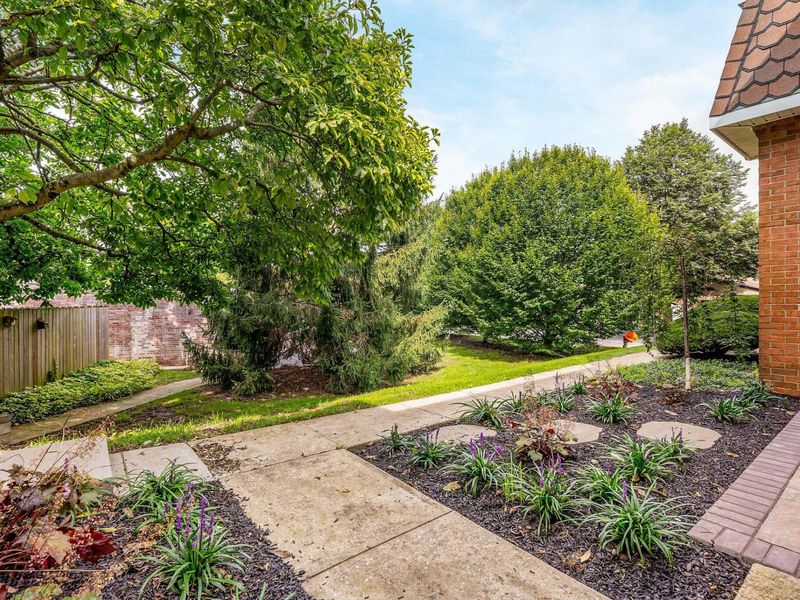 2828 Chateau Circle, Unit 84, Columbus, OH 43221 Photo 35