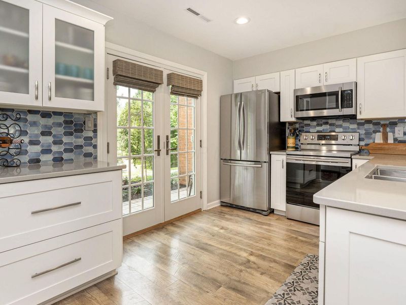 2828 Chateau Circle, Unit 84, Columbus, OH 43221 Photo 6