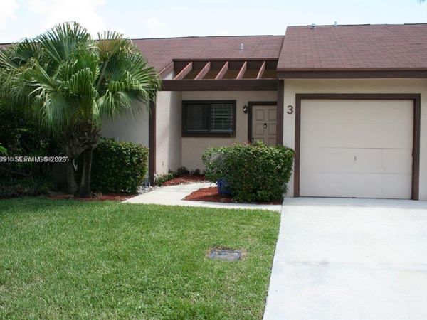 3 Finsbury Ln , Boynton Beach, FL 33426