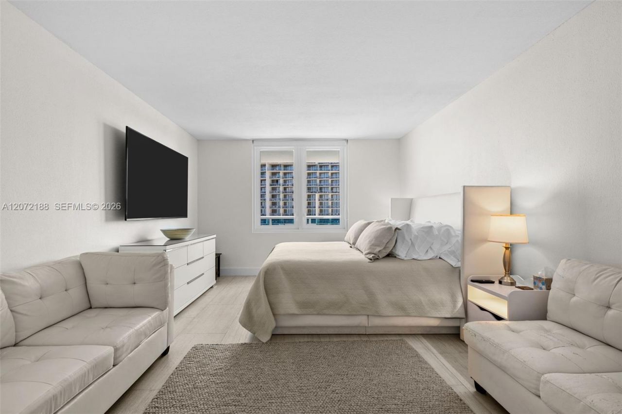 2301 Collins Ave , Unit 1007, Miami Beach, FL 33139 Photo