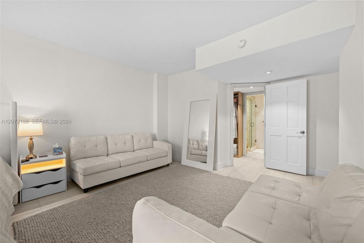 2301 Collins Ave , Unit 1007, Miami Beach, FL 33139 Photo