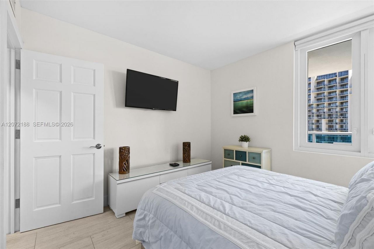 2301 Collins Ave , Unit 1007, Miami Beach, FL 33139 Photo