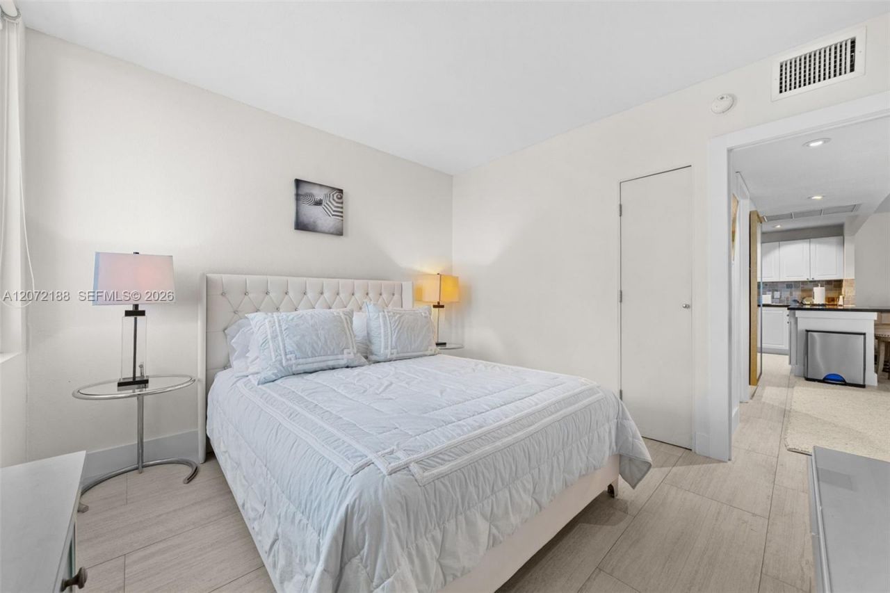 2301 Collins Ave , Unit 1007, Miami Beach, FL 33139 Photo