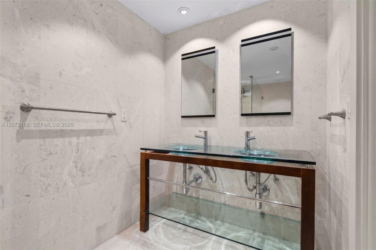2301 Collins Ave , Unit 1007, Miami Beach, FL 33139 Photo