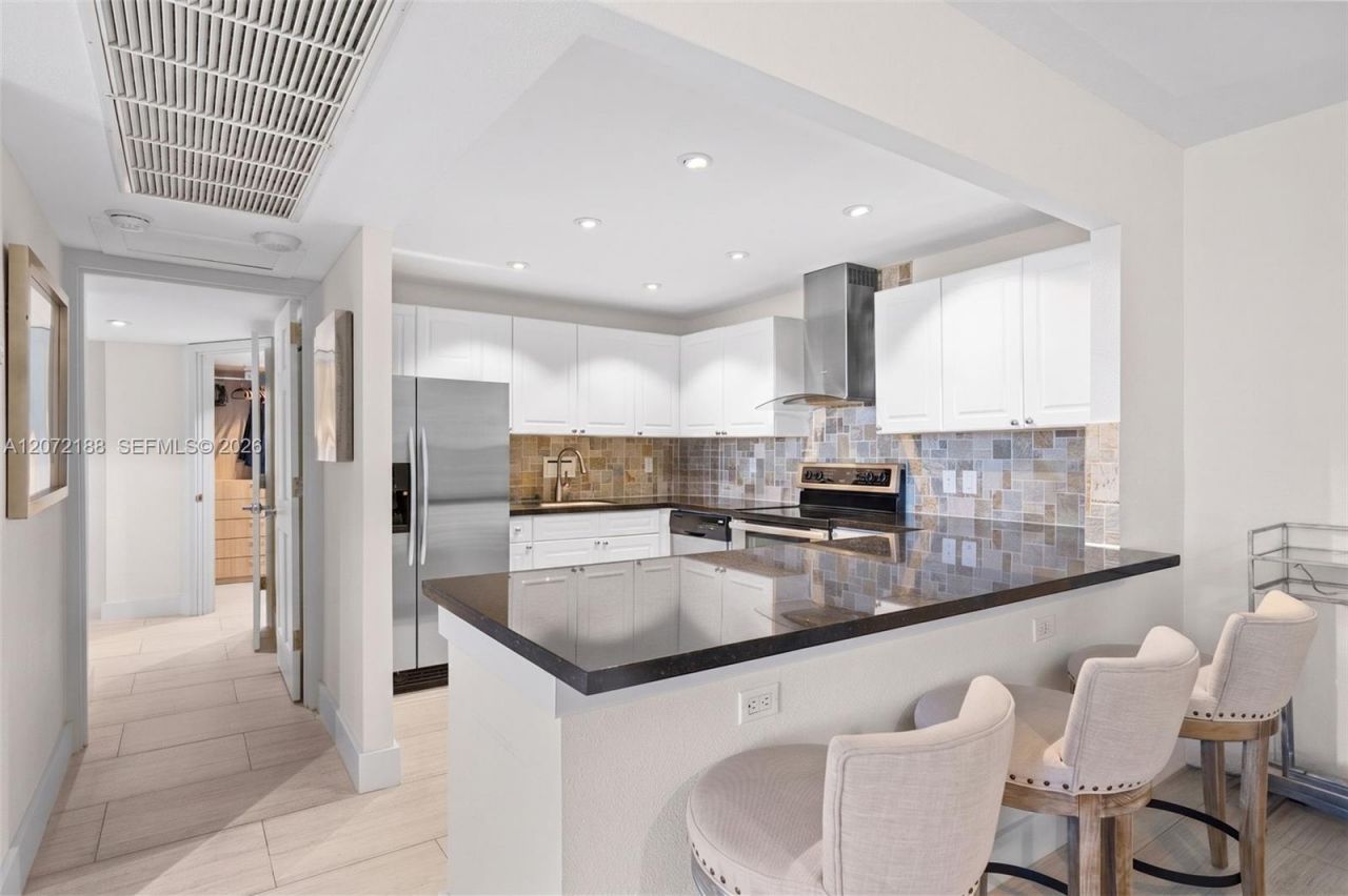 2301 Collins Ave , Unit 1007, Miami Beach, FL 33139 Photo