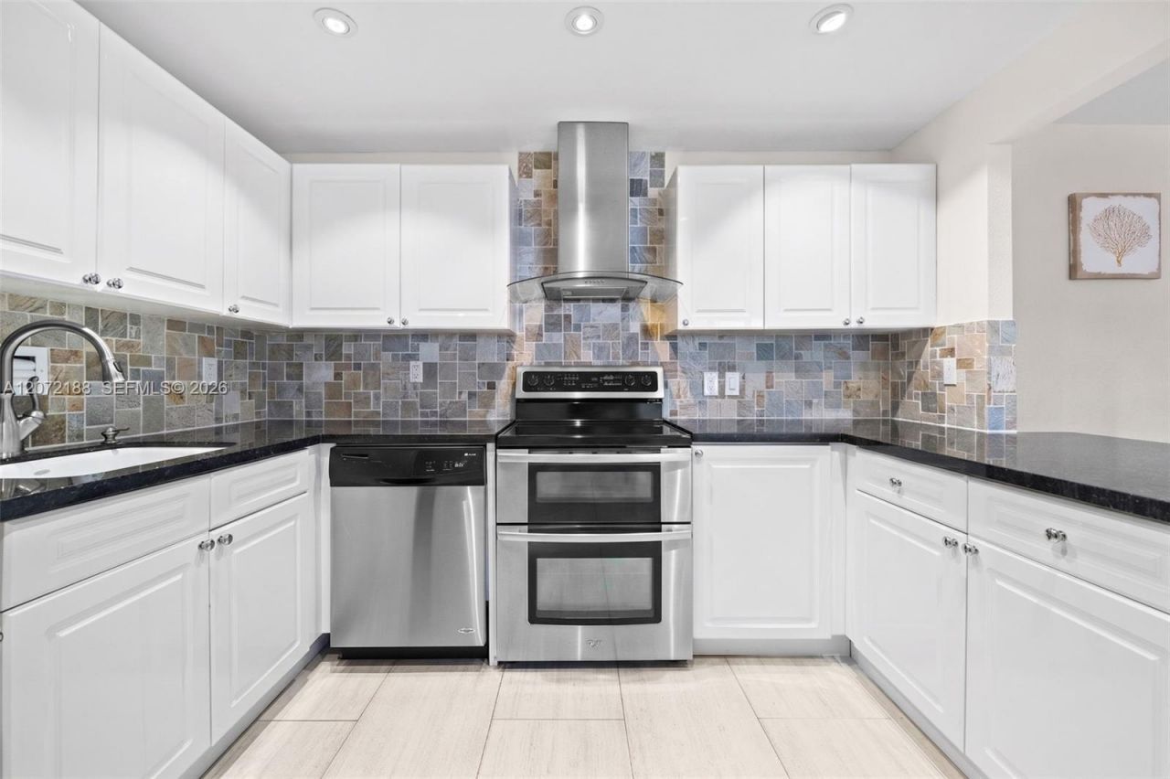 2301 Collins Ave , Unit 1007, Miami Beach, FL 33139 Photo