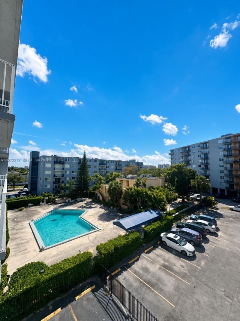 1470 NE 125th Ter , Unit 407, North Miami, FL 33161 Photo