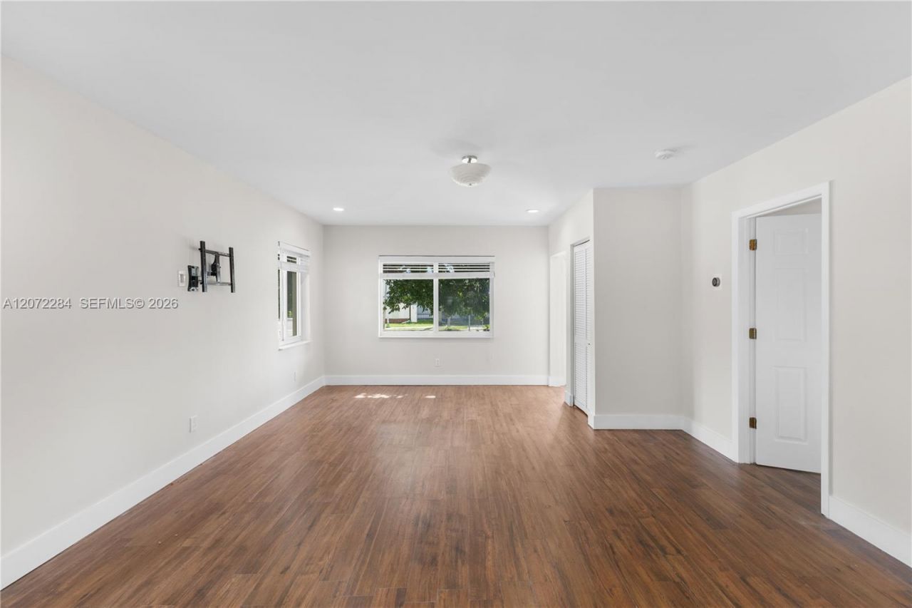 5990 NE 5th Ave, Miami, FL 33137 Photo
