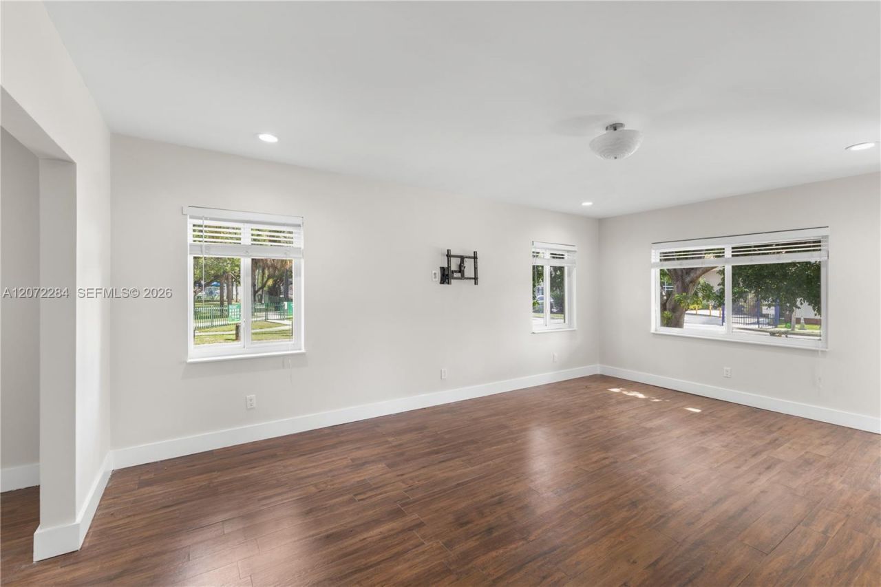 5990 NE 5th Ave, Miami, FL 33137 Photo