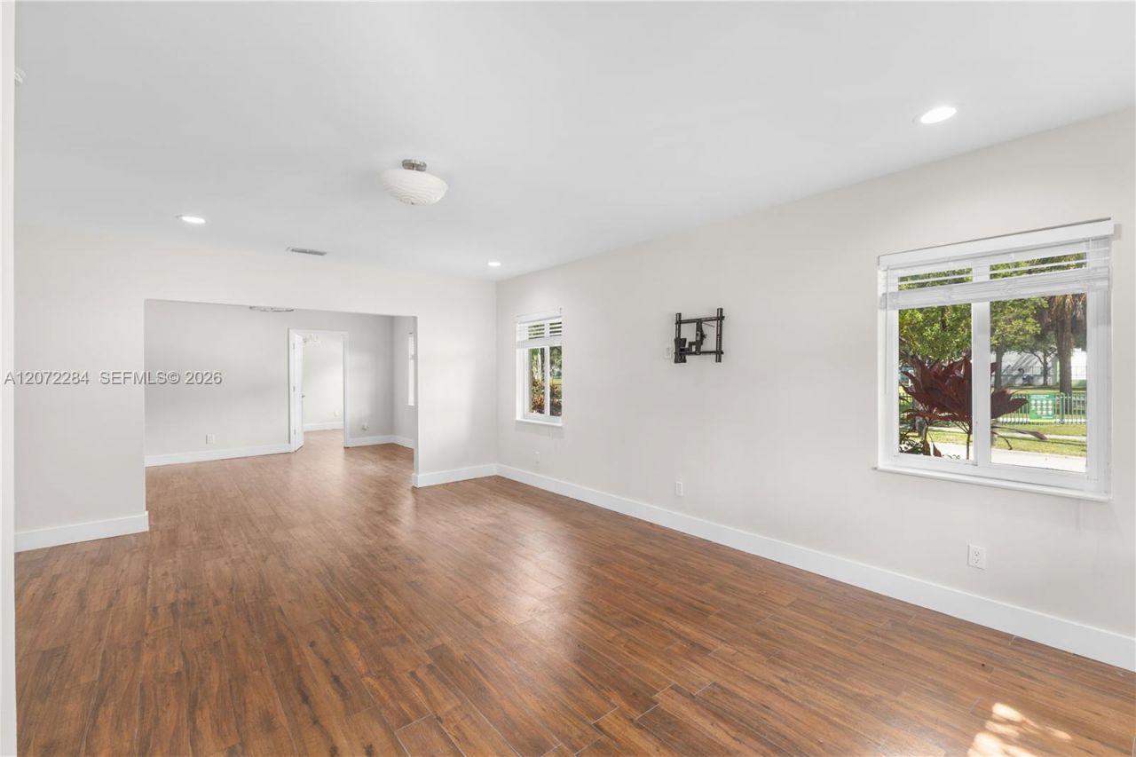 5990 NE 5th Ave, Miami, FL 33137 Photo
