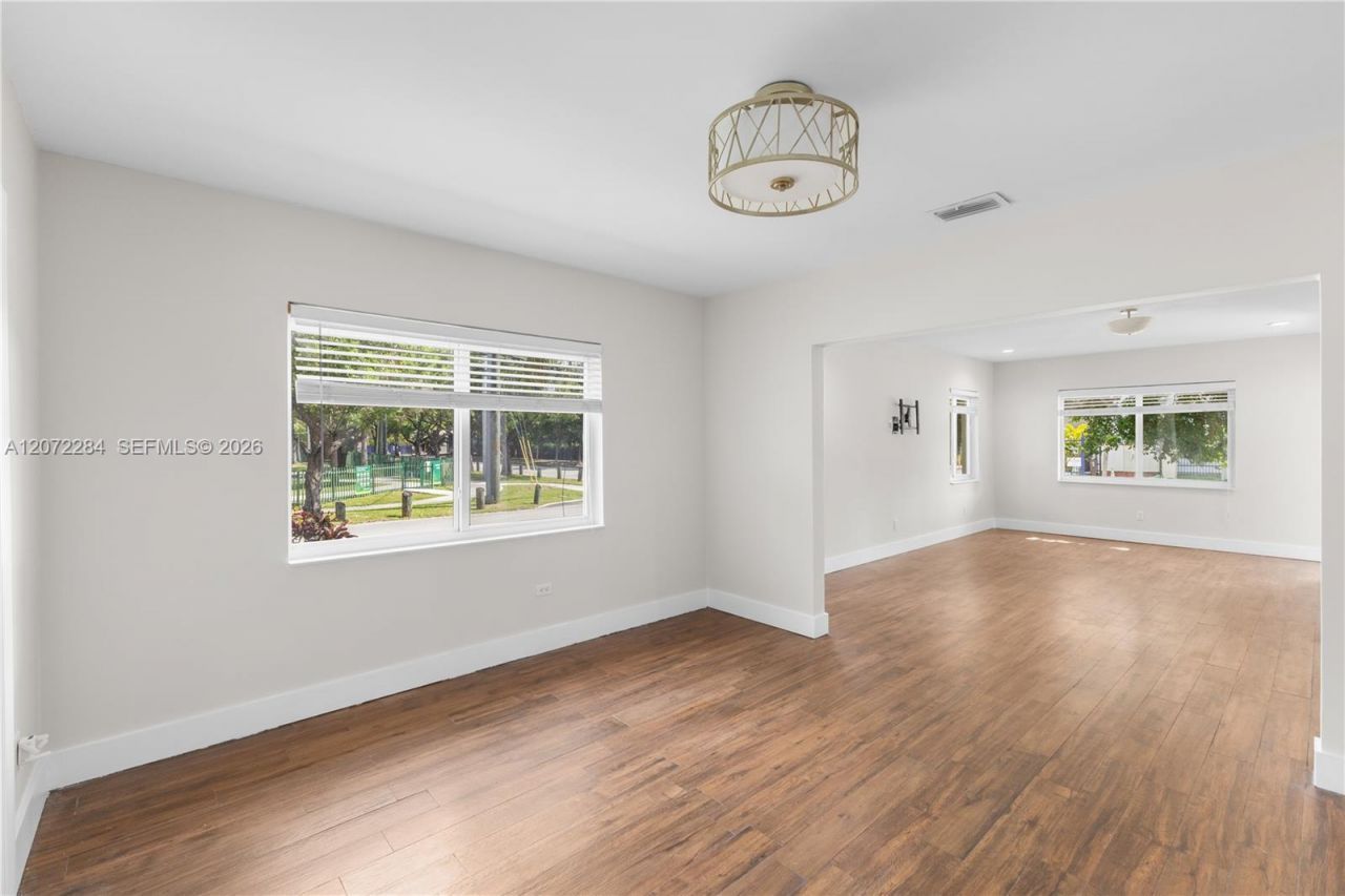 5990 NE 5th Ave, Miami, FL 33137 Photo