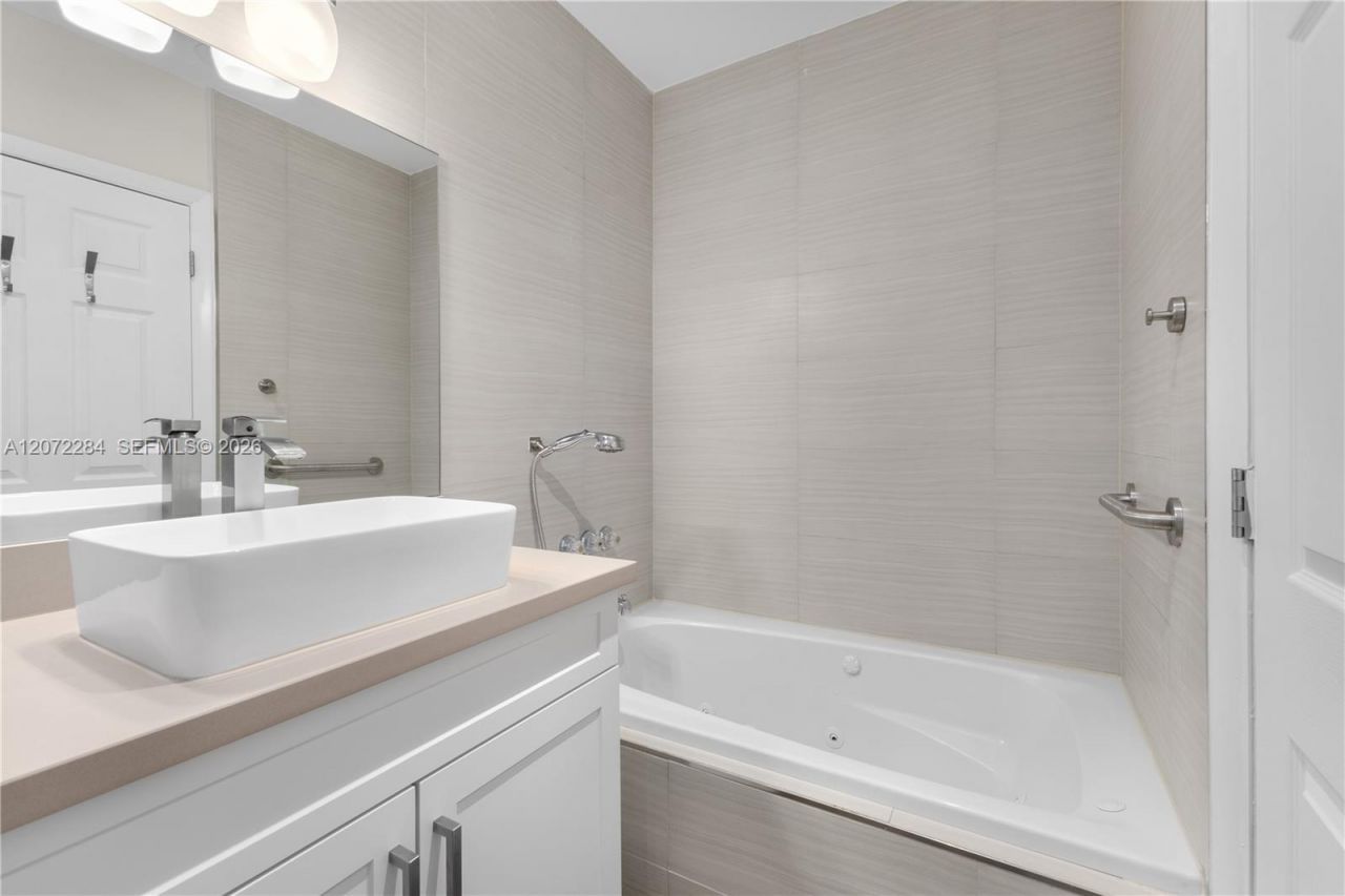 5990 NE 5th Ave, Miami, FL 33137 Photo