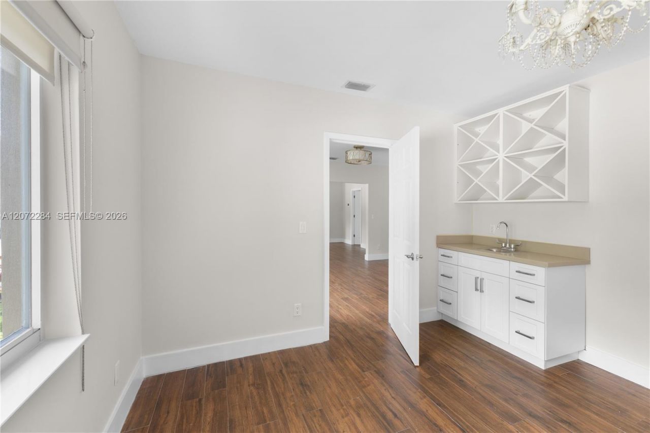 5990 NE 5th Ave, Miami, FL 33137 Photo