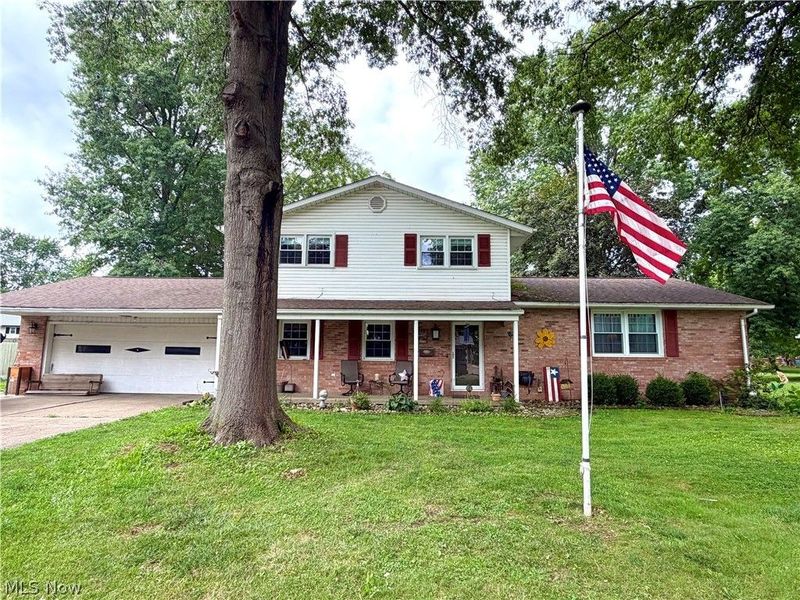 1282 Independence Circle SE, New Philadelphia, OH 44663 Photo 1