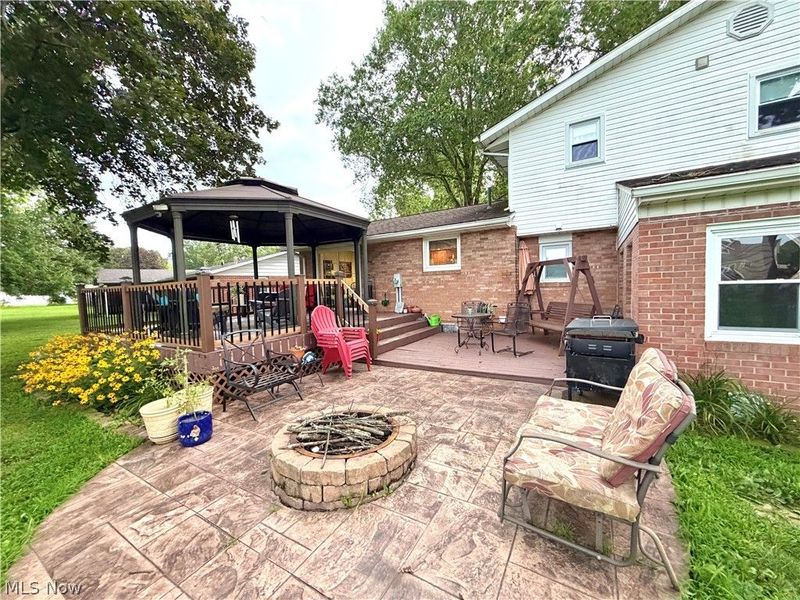 1282 Independence Circle SE, New Philadelphia, OH 44663 Photo 4