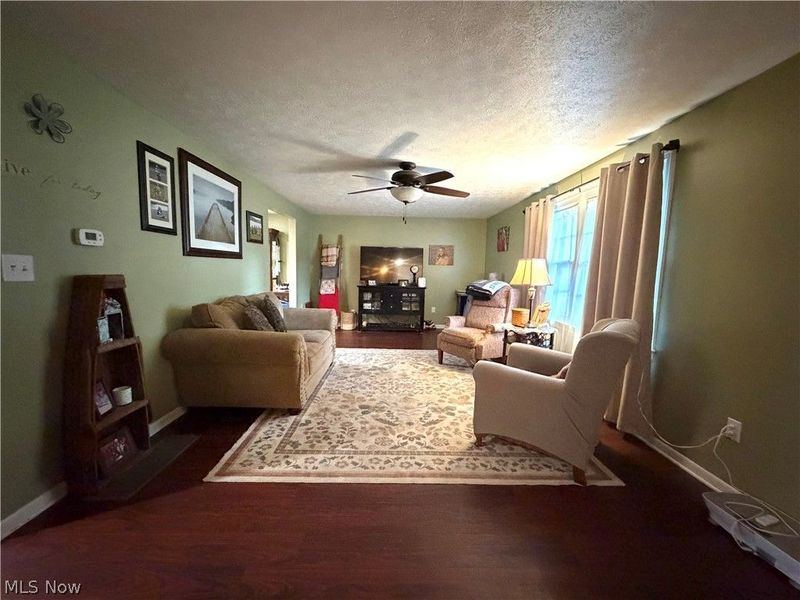 1282 Independence Circle SE, New Philadelphia, OH 44663 Photo 9