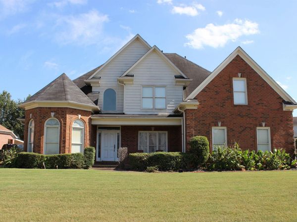 1704 W BELLEDEER DR, Cordova, TN 38016