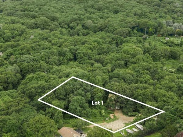 33 N Fairfax Road, Montauk, NY 11954