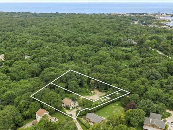33 N Fairfax Road, Montauk, NY 11954